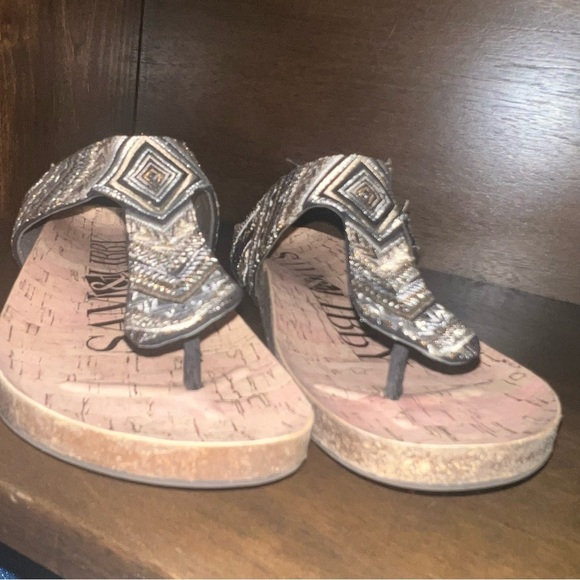 Sam & Libby Women's Shoes White Black 7M Embroidered Comfort Toe Thong Sandals - Picture 2 of 6